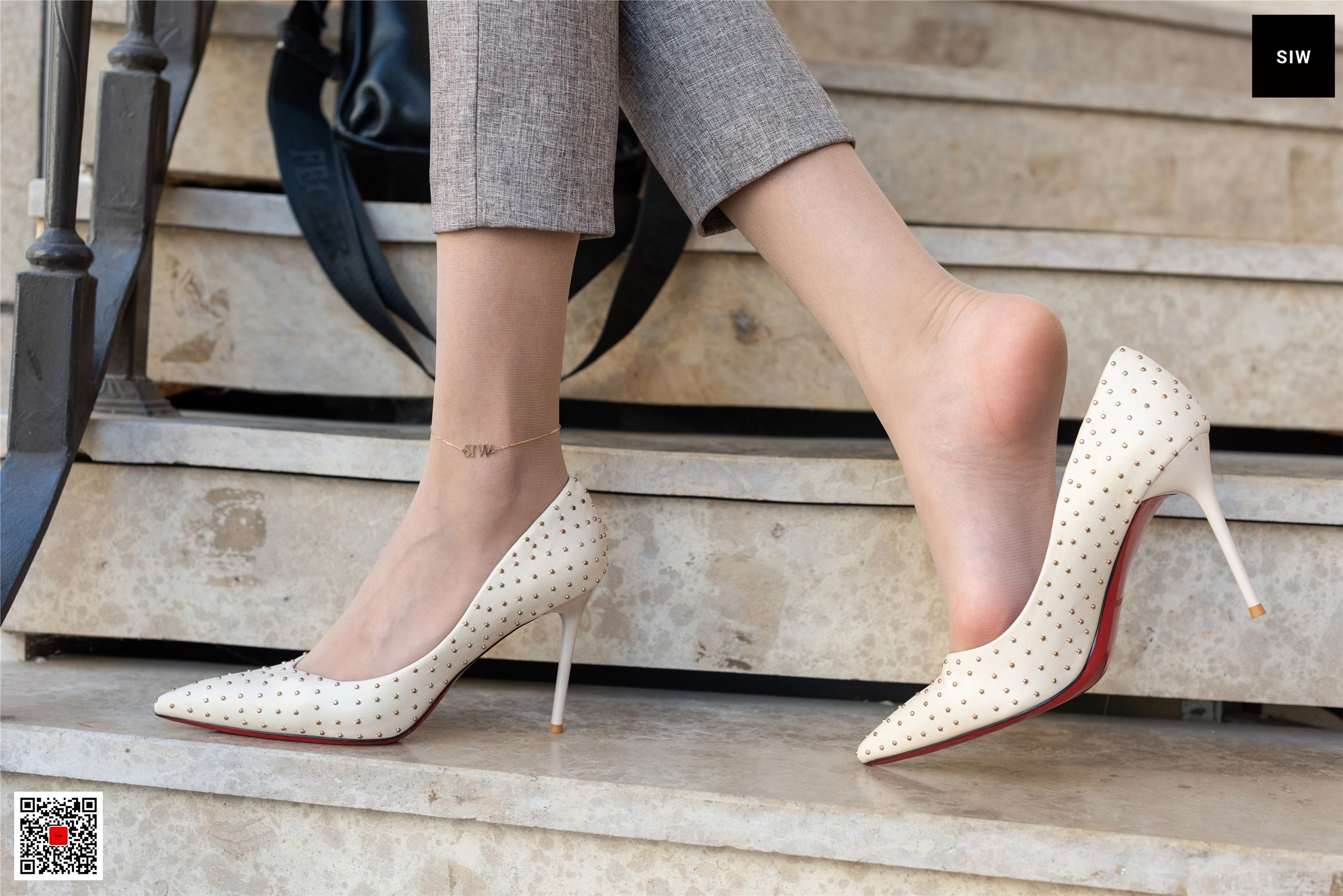 SIW斯文传媒 066 灰咖毛呢双排扣西装七分裤套装 - 嘉慧